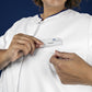 BP dames zorgtuniek met modern fit, drukknoopsluiting, kleuraccenten en smartphonezak voor zorgprofessionals