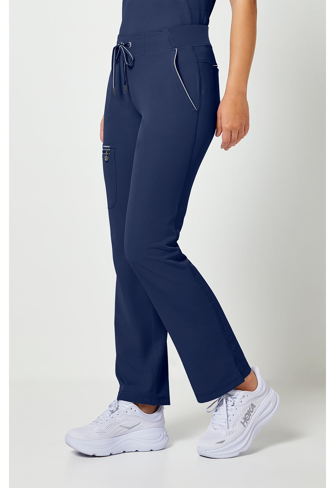 Nisha Pant met middelhoge taille en rechte pijpen met stretchmateriaal