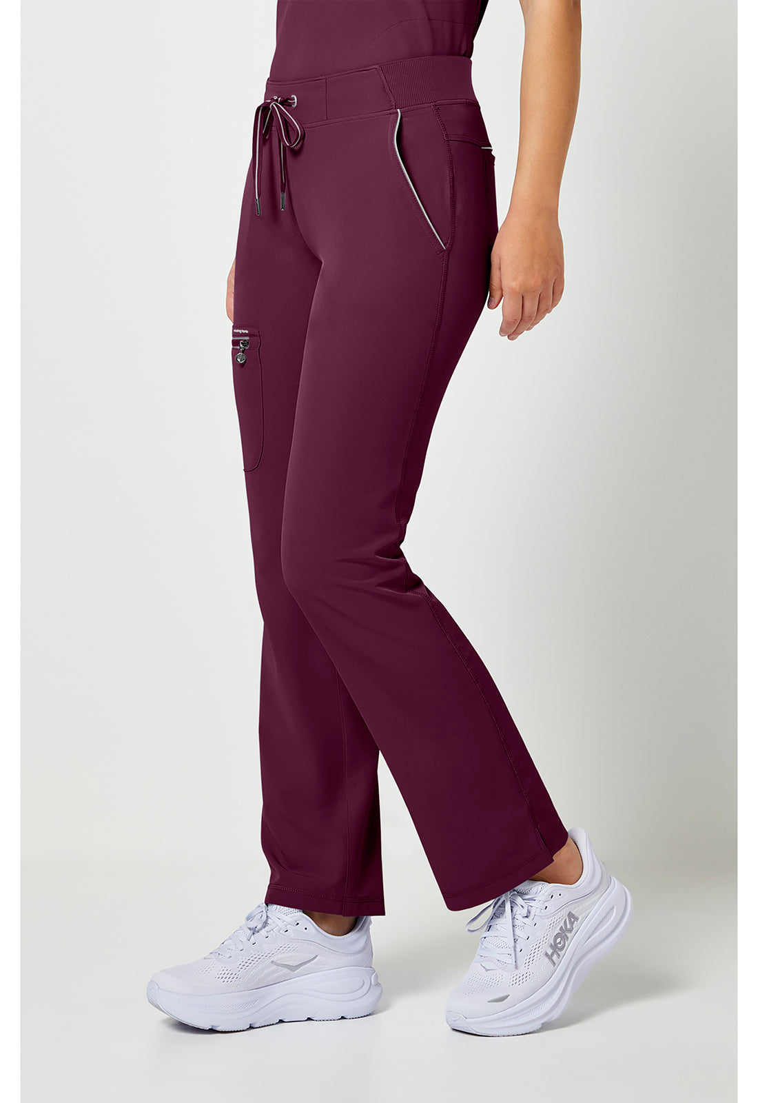 Nisha Pant met middelhoge taille en rechte pijpen met stretchmateriaal