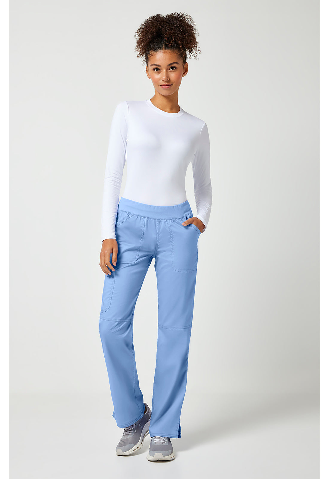 Pull-on broek met middelhoge taille en rechte pijpen met elastische tailleband en cargozak WWE110