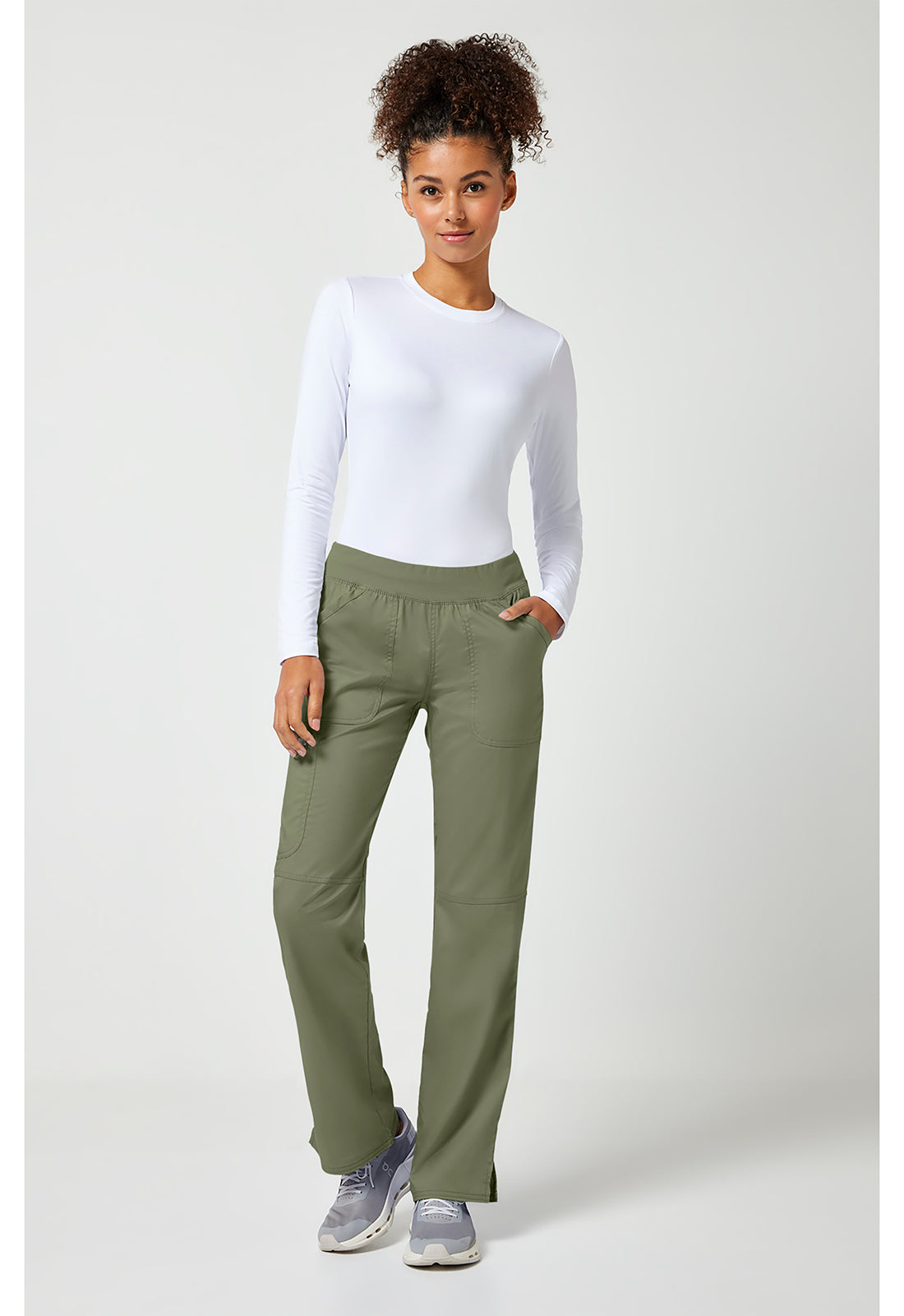 Pull-on broek met middelhoge taille en rechte pijpen met elastische tailleband en cargozak WWE110