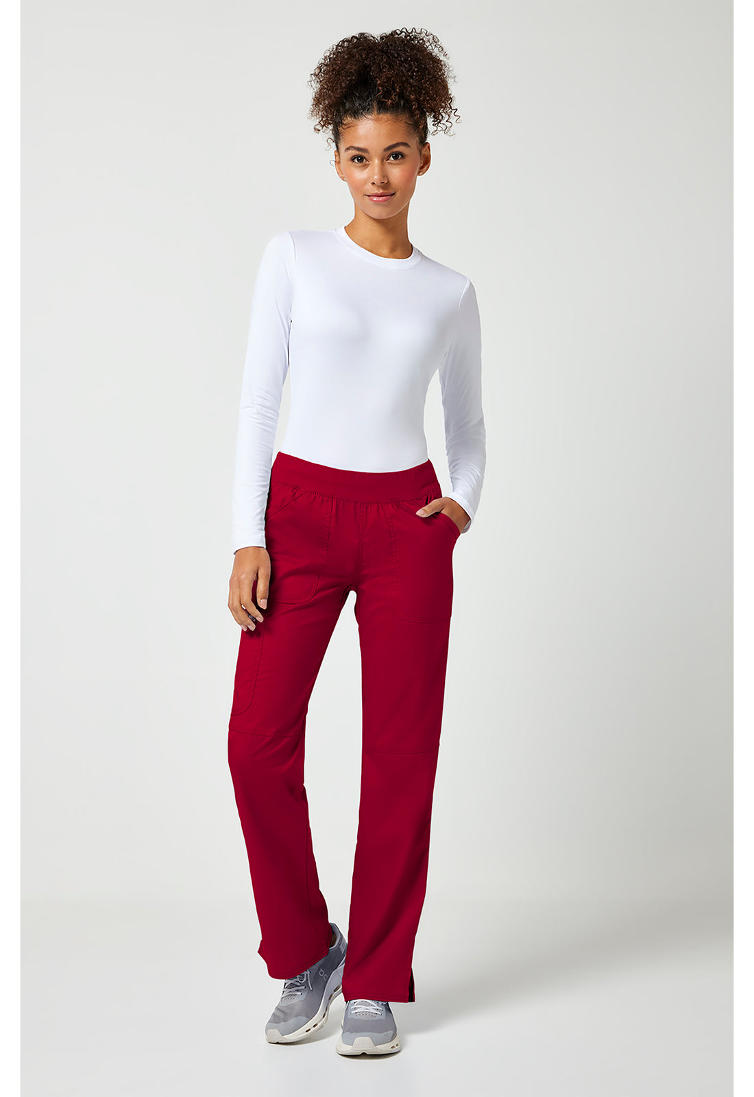 Pull-on broek met middelhoge taille en rechte pijpen met elastische tailleband en cargozak WWE110