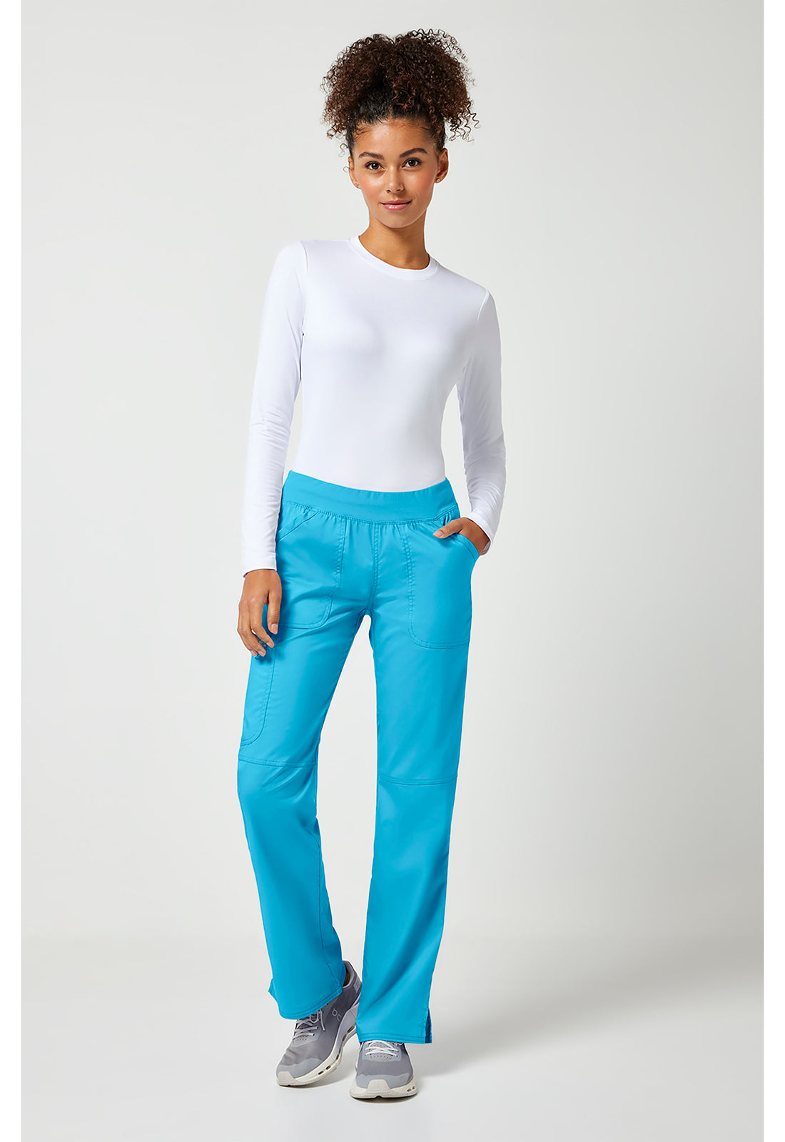 Pull-on broek met middelhoge taille en rechte pijpen met elastische tailleband en cargozak WWE110