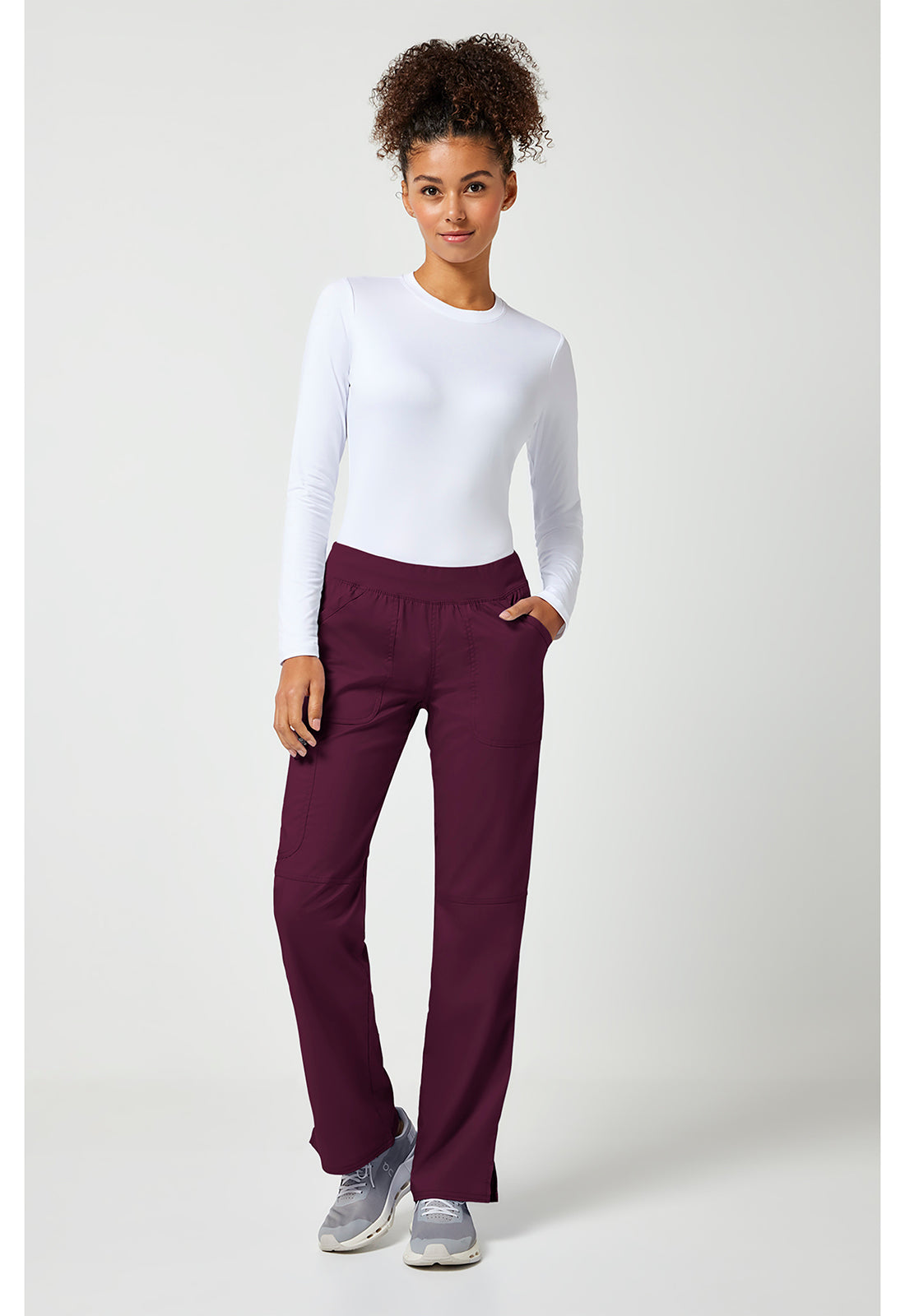 Pull-on broek met middelhoge taille en rechte pijpen met elastische tailleband en cargozak WWE110