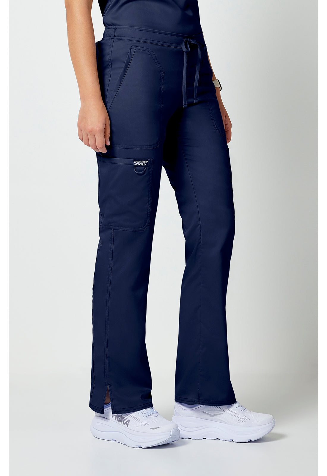 Cherokee Workwear Mid-rise jeans met gematigde uitlopende pijpen en trekkoord met cargozakken en 2-way stretch WWE120