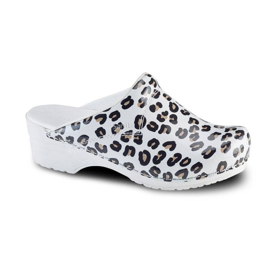 Sanita Klomp Leopard wit met 25% korting maat 36 - Zorgkleding.be
